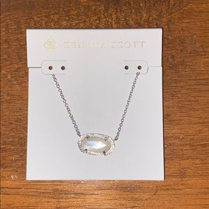 Kendra Scott necklace